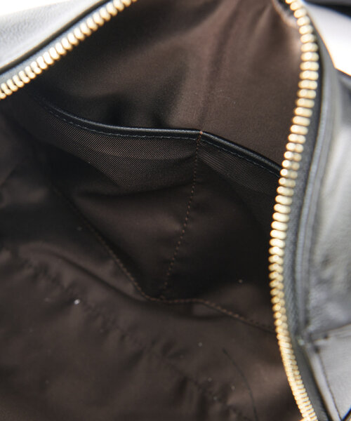 RIVE DROITE（リヴドロワ）の「【大人カジュアルに◎】レザーボストンバッグ（ボストンバッグ・レディース・ブラック/ベージュ・FREE）」の5枚目の写真