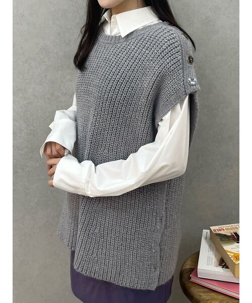 MERCURYDUO（マーキュリーデュオ）の「2WAYニットベストカーデ（カーディガン/ボレロ・レディース・オフホワイト/グレー・FREE）」の2枚目の写真