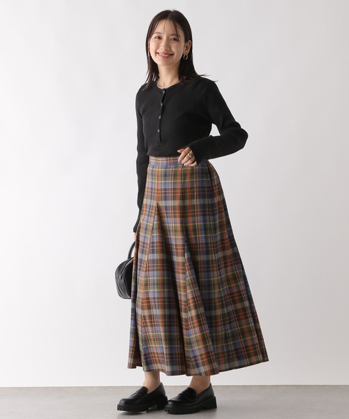 LEPSIM(レプシィム)の「リブヘンリーネックプルオーバー 134432(Tシャツ/カットソー・レディース・ホワイト×ブラック/ブラック/パープル/ネイビー・FREE)」の8枚目の写真