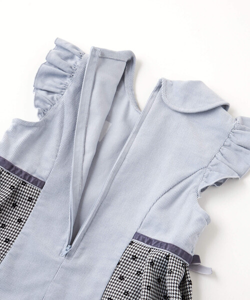 SLAP SLIP（スラップスリップ）の「【お揃い】千鳥格子小花柄コールテンサイド切り替え肩フリルジャンパースカート(90~140cm)（ジャンパースカート・キッズ・ブルー/ベージュ系その他・130cm/120cm/90cm/110cm/100cm/140cm）」の9枚目の写真