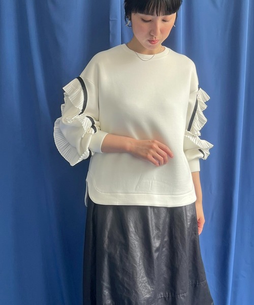 プリーツスリーブダンボールトップス