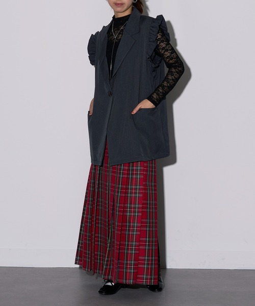 MAISON BREEZE reveur(メゾンブリーズレヴール)の「【MAISON BREEZE reveur】ツイルフリル付きジレベスト DTK(ベスト・レディース・グレー/ブラック・FREE)」の7枚目の写真