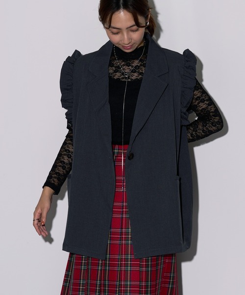 MAISON BREEZE reveur(メゾンブリーズレヴール)の「【MAISON BREEZE reveur】ツイルフリル付きジレベスト DTK(ベスト・レディース・グレー/ブラック・FREE)」の3枚目の写真