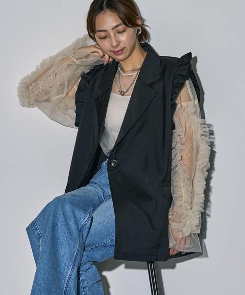 MAISON BREEZE reveur(メゾンブリーズレヴール)の「【MAISON BREEZE reveur】ツイルフリル付きジレベスト DTK(ベスト・レディース・グレー/ブラック・FREE)」の8枚目の写真