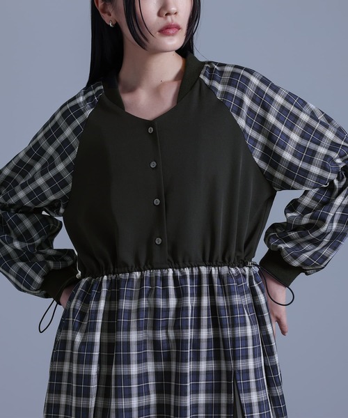 kOhAKU(コハク)の「プリーツ切替チェックワンピース(ワンピース・レディース・ネイビー・2/1)」の11枚目の写真