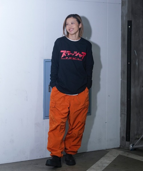 THRASHER（スラッシャー）の「スラッシャア L/S T-SHIRTS/スラッシャーリラックスサイジングフロントカタカナブランドロゴロゴプリント長袖Tシャツ（Tシャツ/カットソー・メンズ・ホワイト×ブラック/ブラック×レッド/ブラック×ホワイト・MEDIUM/LARGE/X-LARGE/XX-LARGE）」の13枚目の写真