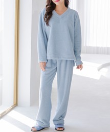 DAY CLOSET（デイ クローゼット）の「レディース 長袖モコモコアシメルームウェア 上下2点セット（ルームウェア/パジャマ）」