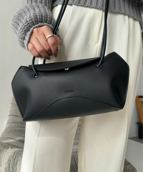 Amiur(エミレ)の「flap landscape bag / フラップランドスケープバッグ(ショルダーバッグ・レディース・ブラック/キャメル/アイボリー・FREE)」の9枚目の写真