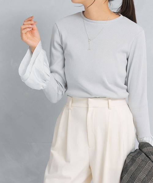 URBAN RESEARCH ROSSO WOMEN(アーバンリサーチ ロッソ)の「フレアスリーブドッキングプルオーバー(Tシャツ/カットソー・レディース・グレー/ブラック・FREE)」の6枚目の写真