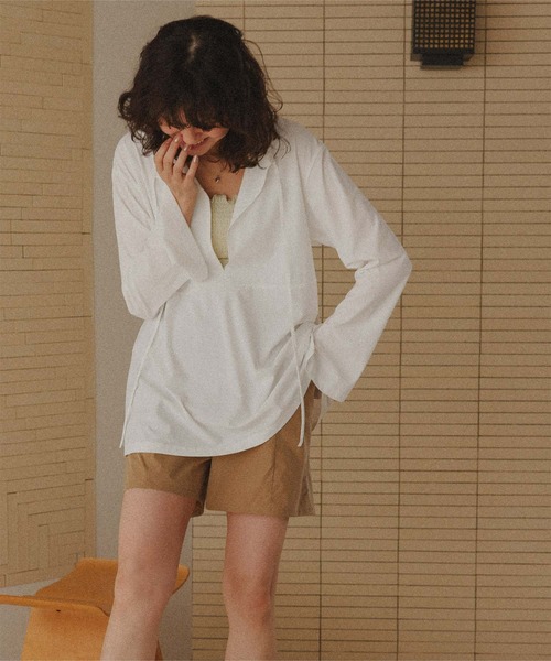 titivate（ティティベイト）の「前後2wayペプラムデザイントップス/ラッシュガード（ラッシュガード・レディース・オフホワイト/ライトベージュ/グレイッシュベージュ/ブラック・LL/L/M/S）」の14枚目の写真