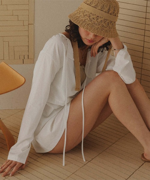 titivate（ティティベイト）の「前後2wayペプラムデザイントップス/ラッシュガード（ラッシュガード・レディース・オフホワイト/ライトベージュ/グレイッシュベージュ/ブラック・LL/L/M/S）」の15枚目の写真