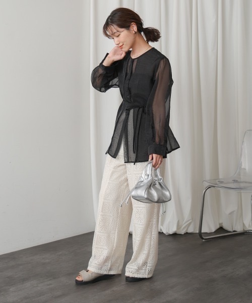 Bou Jeloud（ブージュルード）の「オーガンジーシアーレイヤードブラウス（シャツ/ブラウス・レディース・ブラック/ブラウン/ベージュ・38）」の22枚目の写真