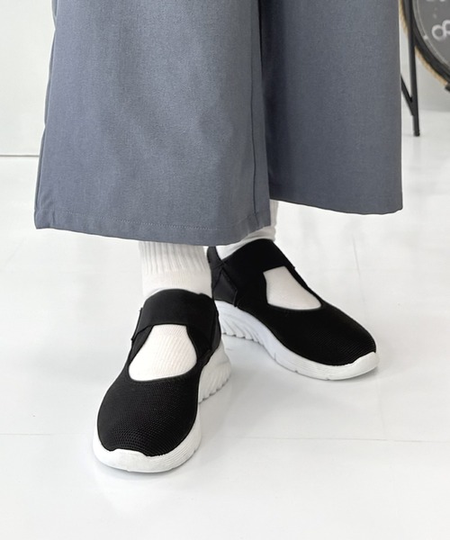 LUGG NAGG(ラグナグ)の「【addottona】【軽量】ゴム入りベルトスニーカー(スニーカー・レディース・ブラック/ブラウン/ホワイト系その他/ブラック×ホワイト・22.5cm/23.0cm/23.5cm/24.0cm/24.5cm)」の4枚目の写真