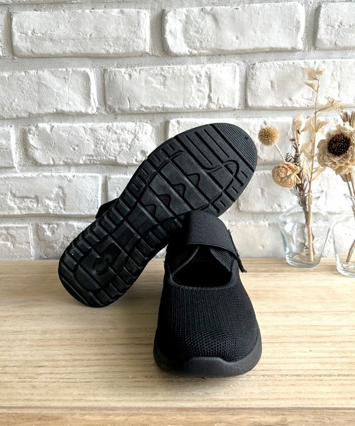LUGG NAGG(ラグナグ)の「【addottona】【軽量】ゴム入りベルトスニーカー(スニーカー・レディース・ブラック/ブラウン/ホワイト系その他/ブラック×ホワイト・22.5cm/23.0cm/23.5cm/24.0cm/24.5cm)」の12枚目の写真