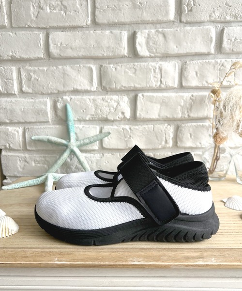 LUGG NAGG(ラグナグ)の「【addottona】【軽量】ゴム入りベルトスニーカー(スニーカー・レディース・ブラック/ブラウン/ホワイト系その他/ブラック×ホワイト・22.5cm/23.0cm/23.5cm/24.0cm/24.5cm)」の9枚目の写真