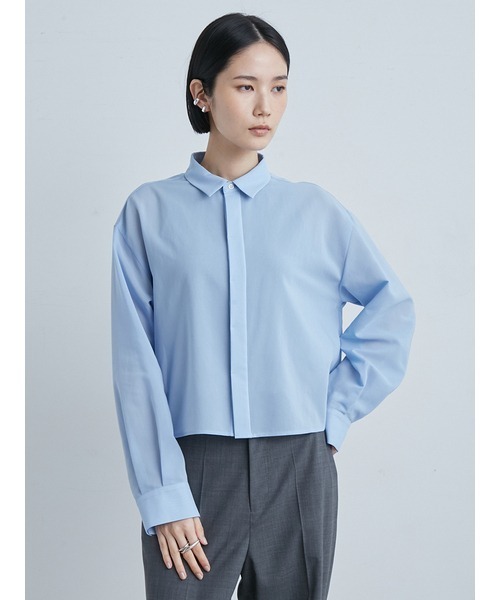 MIESROHE（ミースロエ）の「シアークロップドシャツ（シャツ/ブラウス・レディース・ホワイト/ライトベージュ/ライトブルー・FREE）」の11枚目の写真