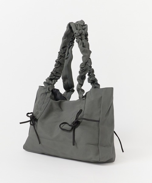 ROOPTOKYO（ループトウキョウ）の「ギャザーハンドル リボンスクエアトートバッグ（トートバッグ・レディース・ピンク/アイボリー/ブラック/チャコールグレー・FREE）」の7枚目の写真