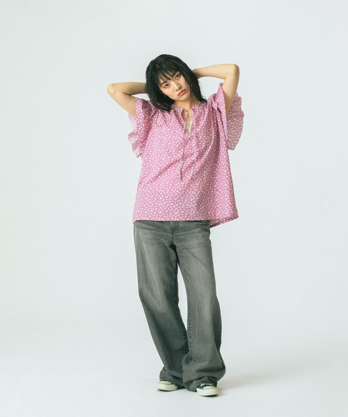 ROSE BUD(ローズバッド)の「【WEB・一部店舗限定】SUCKER FRILL BLOUSE(シャツ/ブラウス・レディース・グレー/ピンク/グリーン・ONE SIZE)」の14枚目の写真