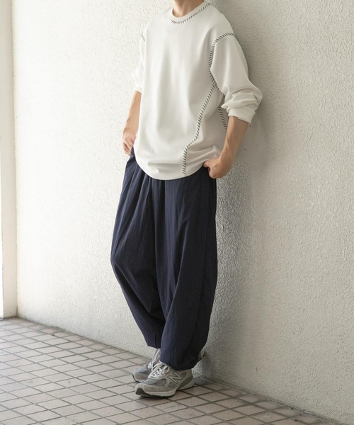 ITEMS URBANRESEARCH(アイテムズ アーバンリサーチ)の「『撥水/イージーケア/接触冷感/UVカット』ナイロン イージー ジョグパンツ(その他パンツ・メンズ・チャコールグレー/ブラック/ネイビー・LARGE/MEDIUM)」の17枚目の写真