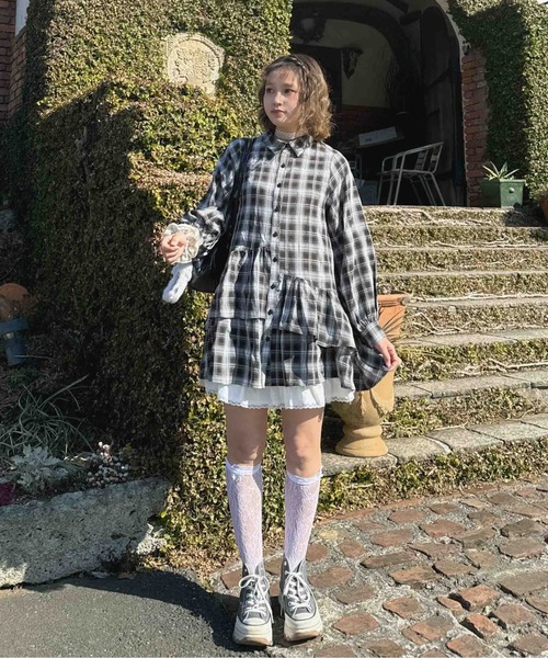 AS KNOW AS plus（アズノゥアズプラス）の「●袖アレンジ可能 デザインフリルチュニックワンピ―ス（ワンピース・レディース・ブラック/オフホワイト/サックスブルー/ブルー系その他/ブラック系その他・FREE）」の4枚目の写真