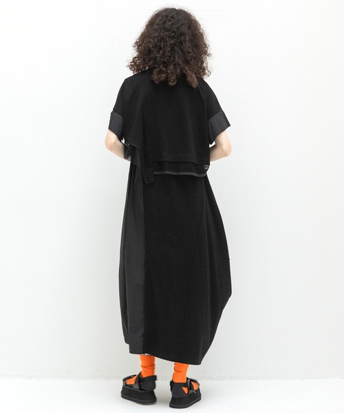 美品　AULA AILA　変形パワショルワンピ　ブラック 美品 AULA AILA 変形パワショルワンピ ブラック