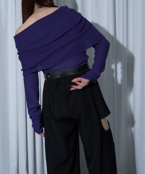 Ellno de Mavie(エルノデメヴィ)の「オフショルルーズシアーニット(ニット/セーター・レディース・パープル/ブラック・FREE)」の6枚目の写真