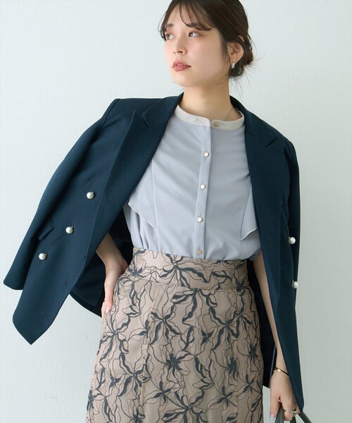 natural couture(ナチュラルクチュール)の「メタル釦フリル袖ブラウス(シャツ/ブラウス・レディース・ネイビー/サックスブルー/チャコールグレー/グレー/オフホワイト・FREE)」の21枚目の写真