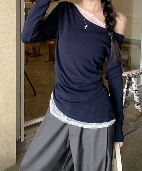 VIBGYOR(ヴィブジョー)の「【EIZZ/アイズ】レースレイヤード オフショルダー ロンT(Tシャツ/カットソー・レディース・ホワイト/ネイビー・FREE)」の2枚目の写真