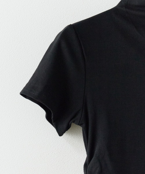 ROOPTOKYO(ループトウキョウ)の「Open-cut cropped gather tops/オープンカット クロップド ギャザートップス 秋物 秋服 2026年秋冬(Tシャツ/カットソー・レディース・ネイビー/ブラック/グレー/ホワイト/ブラウン/ピンク/ベージュ・FREE)」の9枚目の写真