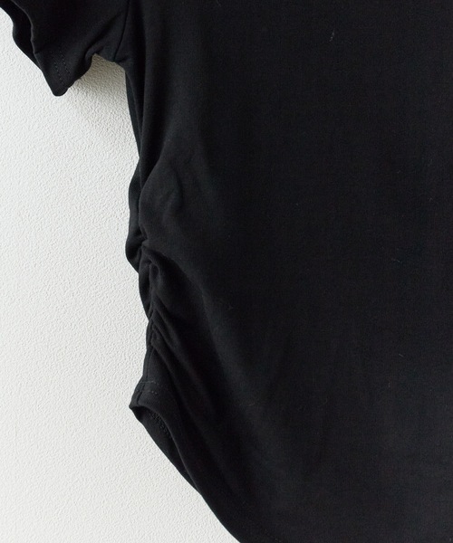 ROOPTOKYO(ループトウキョウ)の「Open-cut cropped gather tops/オープンカット クロップド ギャザートップス 秋物 秋服 2026年秋冬(Tシャツ/カットソー・レディース・ネイビー/ブラック/グレー/ホワイト/ブラウン/ピンク/ベージュ・FREE)」の10枚目の写真