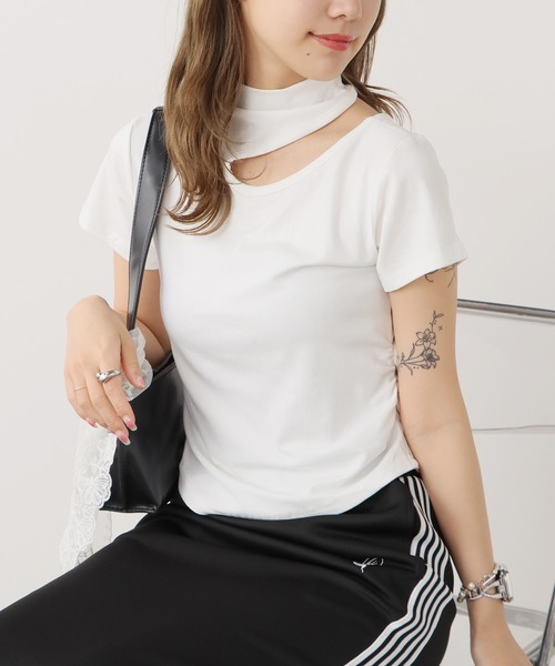 ROOPTOKYO(ループトウキョウ)の「Open-cut cropped gather tops/オープンカット クロップド ギャザートップス 秋物 秋服 2026年秋冬(Tシャツ/カットソー・レディース・ネイビー/ブラック/グレー/ホワイト/ブラウン/ピンク/ベージュ・FREE)」の19枚目の写真