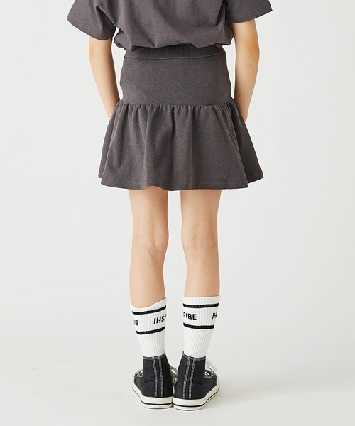 ever closet（エバークローゼット）の「1分丈無地スカッツ（スカート・キッズ・グリーン系その他4/ブラウン系その他3/ダークネイビー/レッド系その他/グリーン/ブラック/イエロー系その他/ブルー系その他4/サックスブルー/チャコール/ラベンダー/オレンジ・90cm/100cm/110cm/120cm/130cm/140cm）」の3枚目の写真