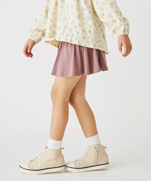 ever closet（エバークローゼット）の「1分丈無地スカッツ（スカート・キッズ・グリーン系その他4/ブラウン系その他3/ダークネイビー/レッド系その他/グリーン/ブラック/イエロー系その他/ブルー系その他4/サックスブルー/チャコール/ラベンダー/オレンジ・90cm/100cm/110cm/120cm/130cm/140cm）」の4枚目の写真