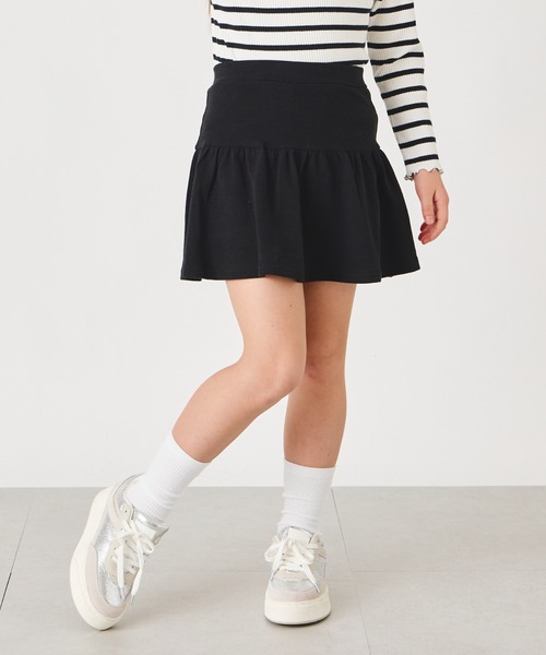 ever closet（エバークローゼット）の「1分丈無地スカッツ（スカート・キッズ・グリーン系その他4/ブラウン系その他3/ダークネイビー/レッド系その他/グリーン/ブラック/イエロー系その他/ブルー系その他4/サックスブルー/チャコール/ラベンダー/オレンジ・90cm/100cm/110cm/120cm/130cm/140cm）」の2枚目の写真