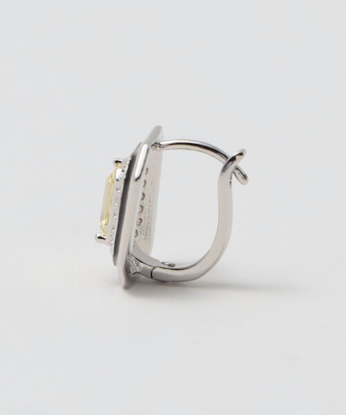 UNITED ARROWS（ユナイテッドアローズ）の「3カラー スクエア ピアス（ピアス（両耳用）・レディース・ブラック/ホワイト・FREE）」の7枚目の写真