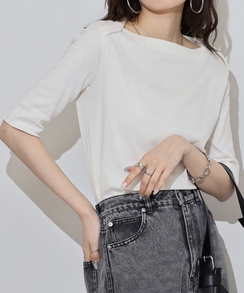atONE(アットワン)の「ボートネックカットソー(Tシャツ/カットソー・レディース・カーキ/ブラック/グレイッシュベージュ/オフホワイト・L/M/LL)」の9枚目の写真
