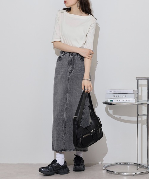 atONE(アットワン)の「ボートネックカットソー(Tシャツ/カットソー・レディース・カーキ/ブラック/グレイッシュベージュ/オフホワイト・L/M/LL)」の12枚目の写真