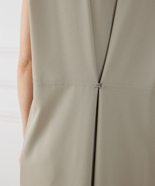 INED（イネド）の「【WEB限定】ノースリーブシャツドレス（ワンピース・レディース・ブラック/サンドグレー/モカ・9号/7号）」の12枚目の写真
