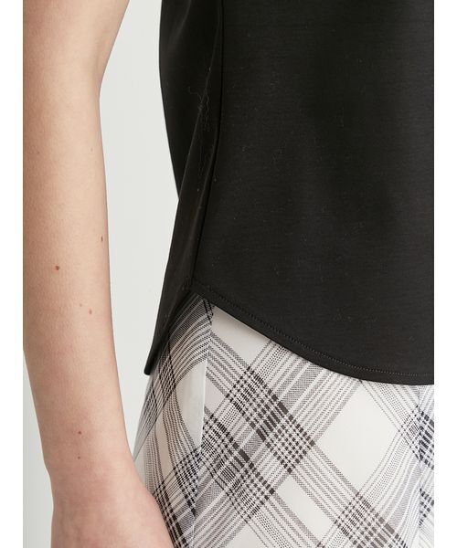 CELFORD（セルフォード）の「カリグラフィ刺繍Tシャツ（Tシャツ/カットソー・レディース・ライトベージュ/ブラック/オフホワイト・FREE）」の8枚目の写真