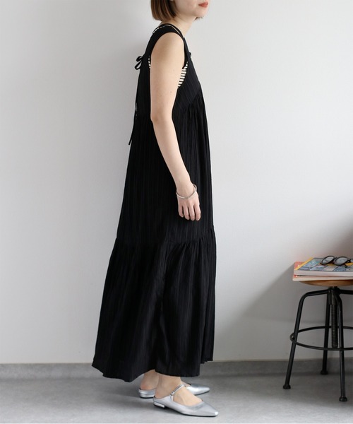 cepo（セポ）の「ワッシャーティアード ノースリーブシアーワンピース（ワンピース・レディース・ブラック/チャコール/オフホワイト・M）」の15枚目の写真