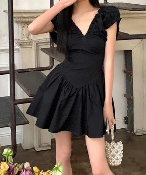 Teem Store（チームストア）の「Vネックバックオープンパフスリーブフレアミニワンピース（ワンピース・レディース・ブラック・S/M）」の5枚目の写真