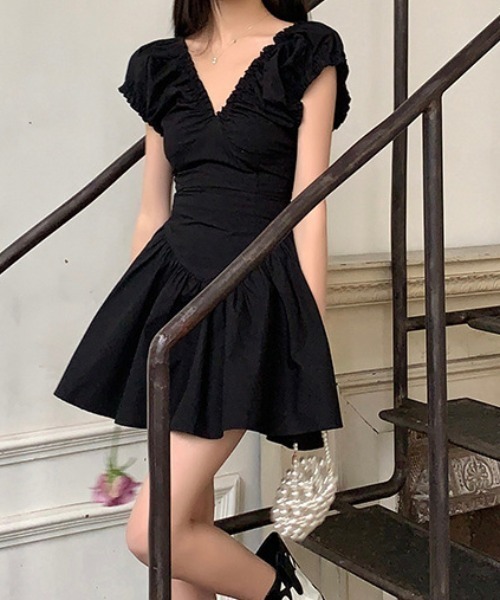 Teem Store（チームストア）の「Vネックバックオープンパフスリーブフレアミニワンピース（ワンピース・レディース・ブラック・S/M）」の8枚目の写真