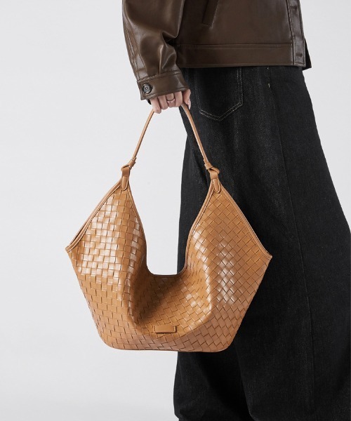 NiiNa（ニーナ）の「【 NiiNa / ニーナ 】高品質牛革 大容量 ワンハンドル クロスデザイン イントレチャート レザーバッグ（トートバッグ・レディース・ブラウン/ダークブラウン/ブラック・FREE）」の14枚目の写真