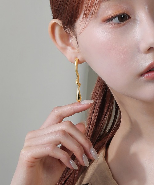 voov(ブーブ)の「ニュアンス ロング ピアス(ピアス(両耳用)・レディース・シルバー/ゴールド・フリー)」の12枚目の写真
