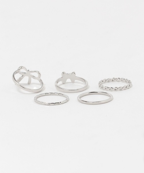 FOREVER 21（フォーエバー トゥエンティーワン）の「リボンリングセット（リング・レディース・シルバー・FREE）」の2枚目の写真