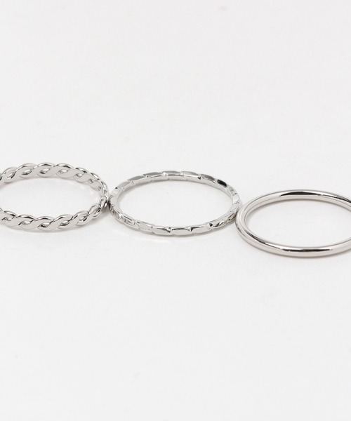 FOREVER 21（フォーエバー トゥエンティーワン）の「リボンリングセット（リング・レディース・シルバー・FREE）」の3枚目の写真