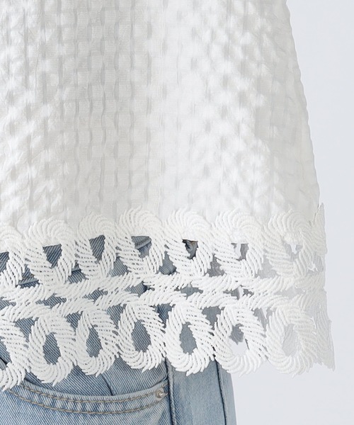 CECIL McBEE(セシルマクビー)の「裾レースエンボスノースリーブシャツ(シャツ/ブラウス・レディース・オフホワイト/ブラック・FREE)」の10枚目の写真