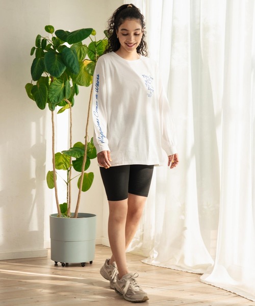 anap mimpi（アナップミンピ）の「カラーメッセージ 刺繍 袖プリント ビッグ ロングスリーブTシャツ（Tシャツ/カットソー・レディース・オフホワイト/エメラルド/ダークグレー・FREE）」の4枚目の写真