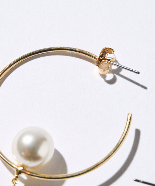 un dix cors（アンディコール）の「フープパールピアス（ピアス（両耳用）・レディース・ゴールド・FREE）」の4枚目の写真