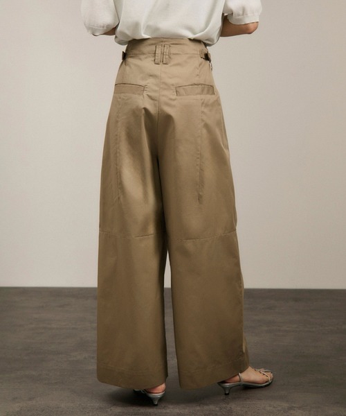 SALON adam et rope'（サロン アダム エ ロペ）の「【WEB限定】コットンツイルワイドフォルムパンツ/カーブパンツ（その他パンツ・レディース・ベージュ/キナリ/カーキ・S/M）」の17枚目の写真